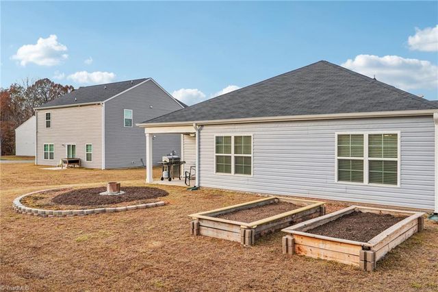 222 Rose Wind Way, Mayodan, NC 27027