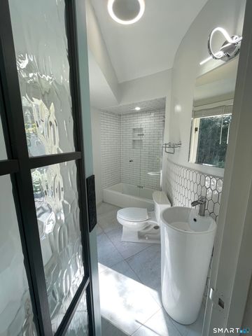 2177 Cross Highway, Fairfield, CT 06824