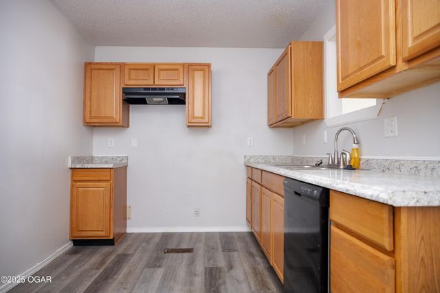 908 Jefferson Avenue, Joplin, MO 64801