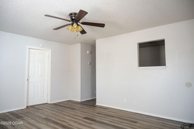 908 Jefferson Avenue, Joplin, MO 64801