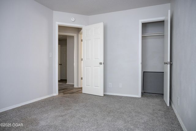 908 Jefferson Avenue, Joplin, MO 64801