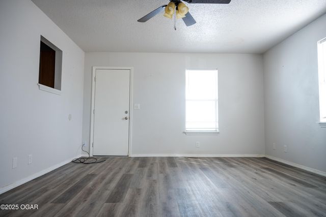 908 Jefferson Avenue, Joplin, MO 64801