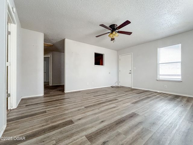 908 Jefferson Avenue, Joplin, MO 64801