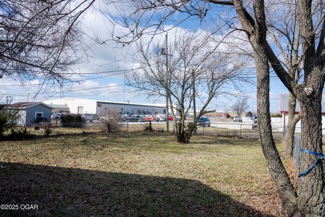 908 Jefferson Avenue, Joplin, MO 64801