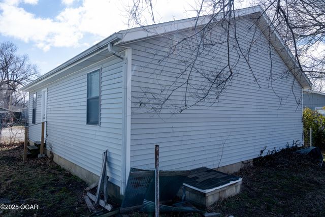908 Jefferson Avenue, Joplin, MO 64801