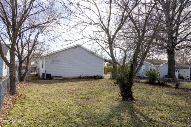 908 Jefferson Avenue, Joplin, MO 64801