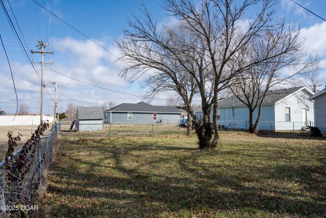908 Jefferson Avenue, Joplin, MO 64801