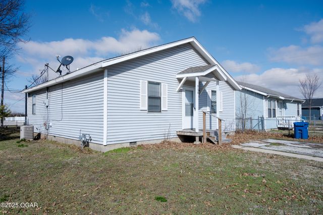 908 Jefferson Avenue, Joplin, MO 64801