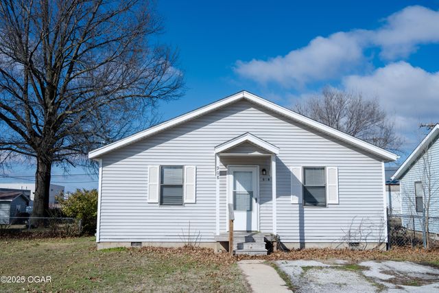 908 Jefferson Avenue, Joplin, MO 64801
