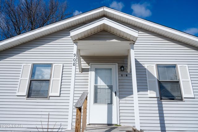 908 Jefferson Avenue, Joplin, MO 64801