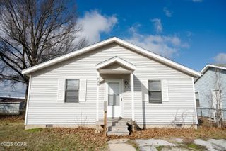 908 Jefferson Avenue, Joplin, MO 64801