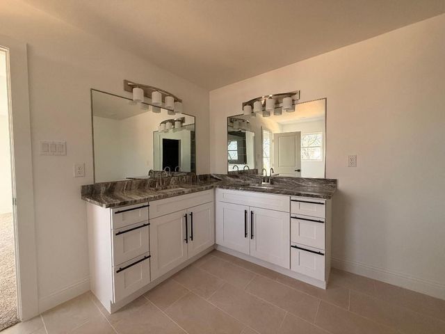 504 BELLAIRE Circle, Mineral Wells, TX 76067