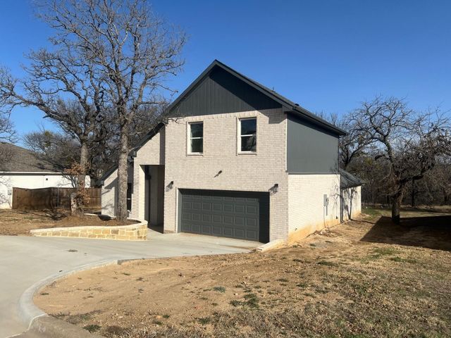 504 BELLAIRE Circle, Mineral Wells, TX 76067