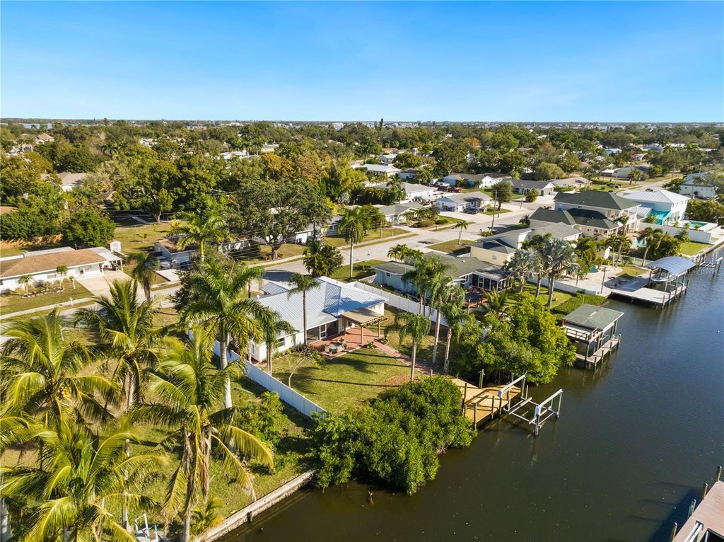 6911 9TH AVENUE NW, BRADENTON, FL 34209 — photo 2