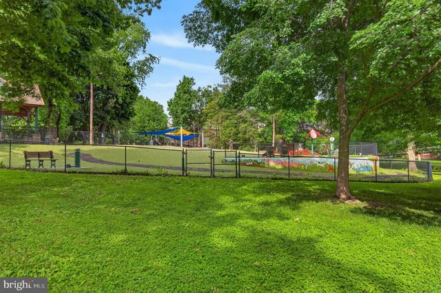106 S WEST END AVE, Lancaster, PA 17603