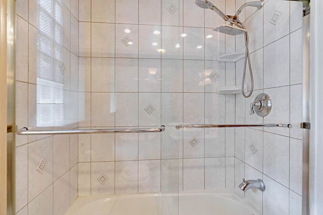 5505 W Cullom Avenue, Chicago, IL 60634