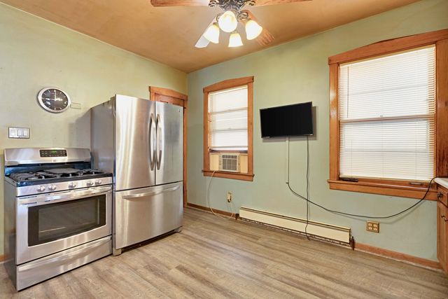 5505 W Cullom Avenue, Chicago, IL 60634