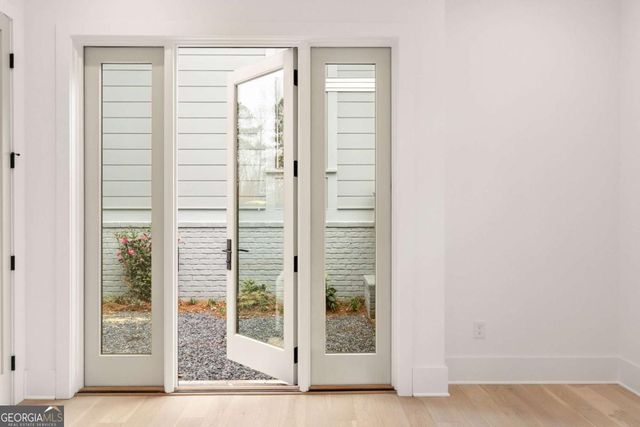 11859 Serenbe Lane, Chattahoochee Hills, GA 30268