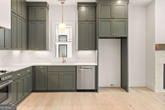 11859 Serenbe Lane, Chattahoochee Hills, GA 30268