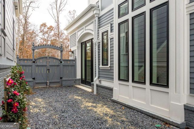 11859 Serenbe Lane, Chattahoochee Hills, GA 30268