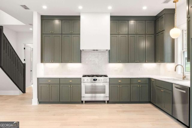 11859 Serenbe Lane, Chattahoochee Hills, GA 30268