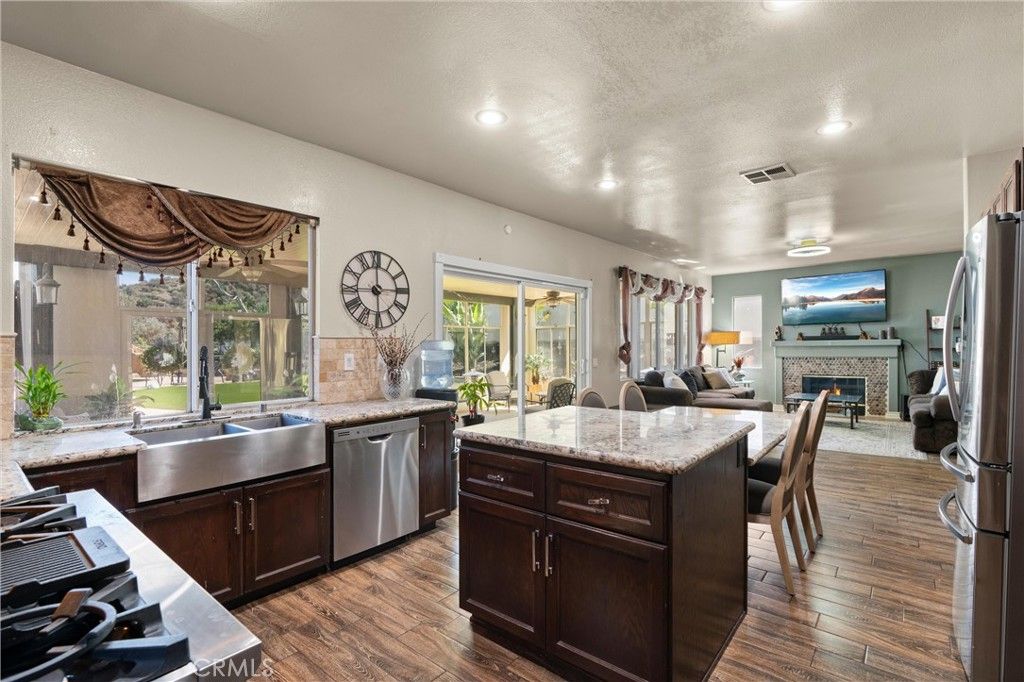 Image 6 of property listing at 29200 Sandpiper Drive, Lake Elsinore, CA 92530