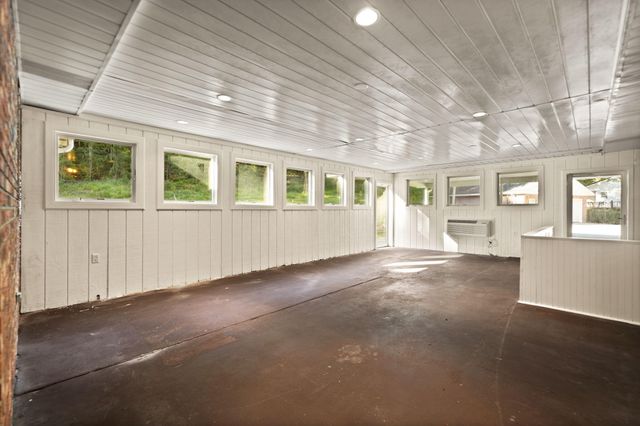 89 Big Windy Lane, Dunnville, KY 42528