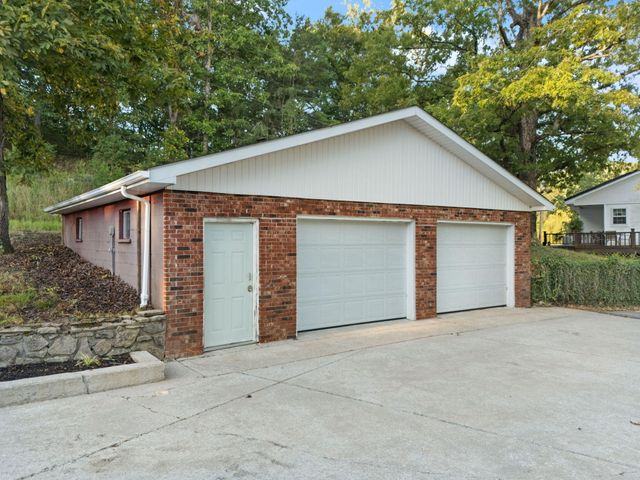 89 Big Windy Lane, Dunnville, KY 42528