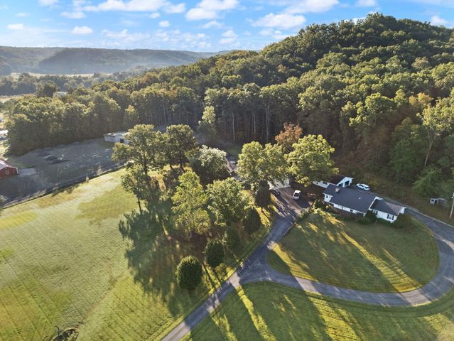 89 Big Windy Lane, Dunnville, KY 42528