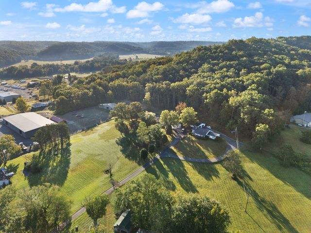 89 Big Windy Lane, Dunnville, KY 42528