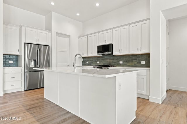 16666 W FAIRMOUNT Avenue, Goodyear, AZ 85395