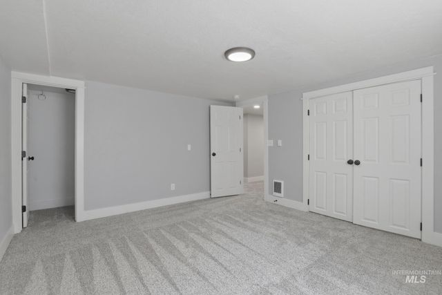911 Eastland Dr, Twin Falls, ID 83301