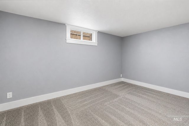 911 Eastland Dr, Twin Falls, ID 83301