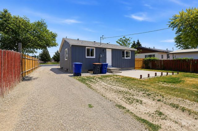 911 Eastland Dr, Twin Falls, ID 83301