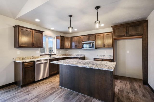 1909 Summit STREET, Manitowoc, WI 54220