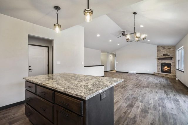 1909 Summit STREET, Manitowoc, WI 54220