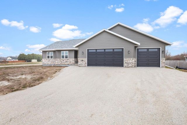 1909 Summit STREET, Manitowoc, WI 54220