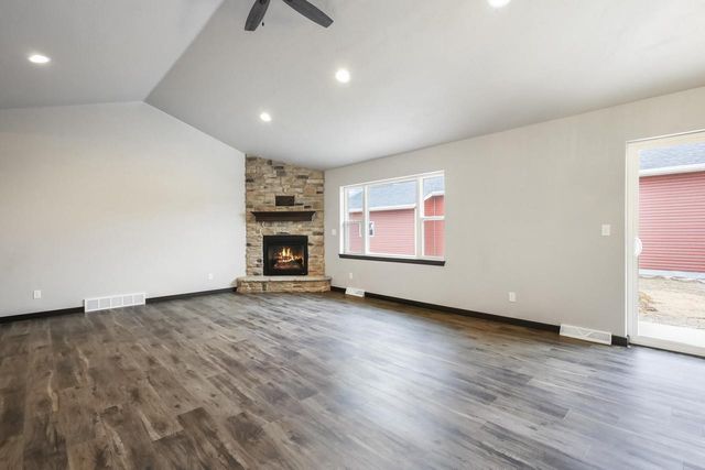 1909 Summit STREET, Manitowoc, WI 54220