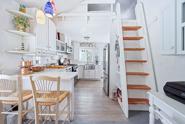 83 Valley Road, Plymouth, MA 02360