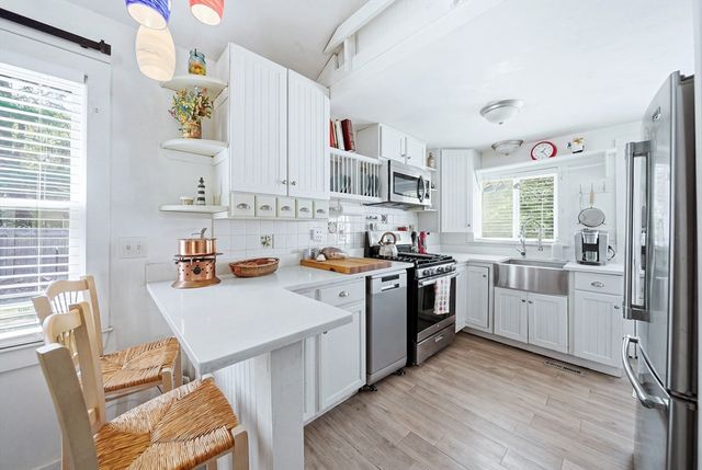 83 Valley Road, Plymouth, MA 02360