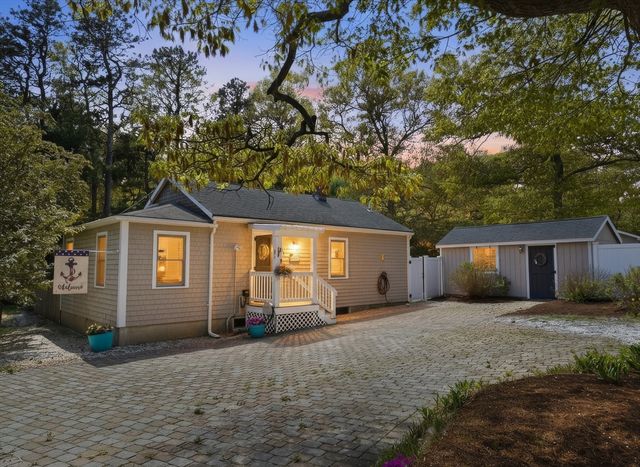 83 Valley Road, Plymouth, MA 02360