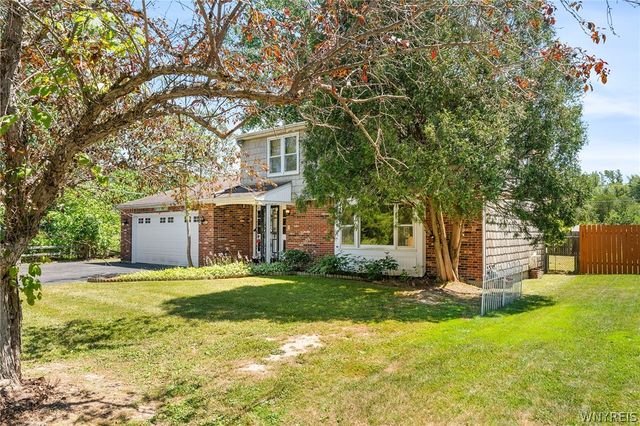 137 Christine Drive, Amherst, NY 14228