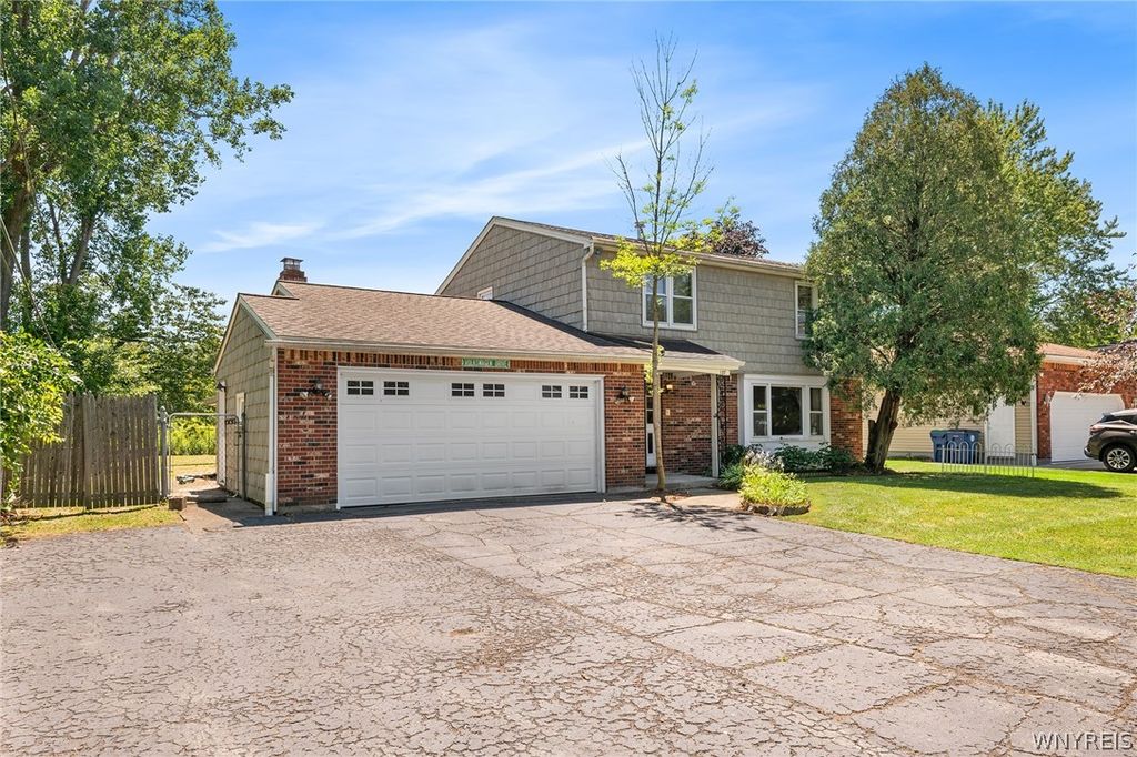 137 Christine Drive, Amherst, NY 14228