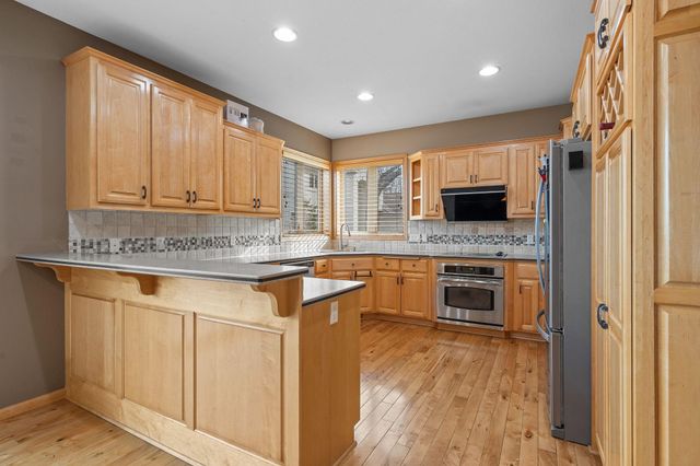 535 Majestic Oaks Court, Eagan, MN 55123