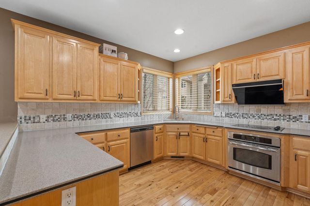 535 Majestic Oaks Court, Eagan, MN 55123