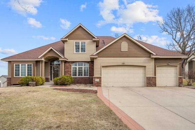 535 Majestic Oaks Court, Eagan, MN 55123