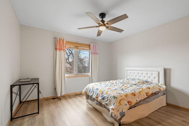 535 Majestic Oaks Court, Eagan, MN 55123