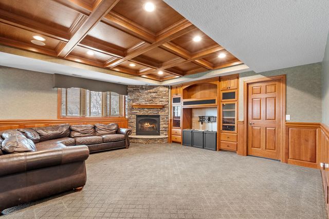 535 Majestic Oaks Court, Eagan, MN 55123