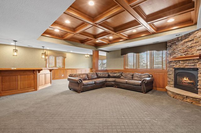 535 Majestic Oaks Court, Eagan, MN 55123