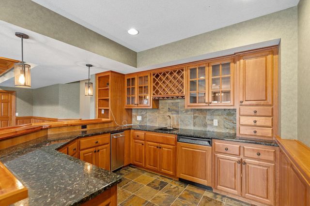 535 Majestic Oaks Court, Eagan, MN 55123